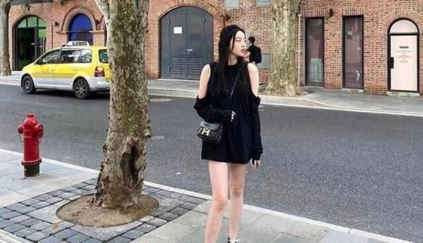 50岁王中磊近况曝光，曾与多位女星传绯闻