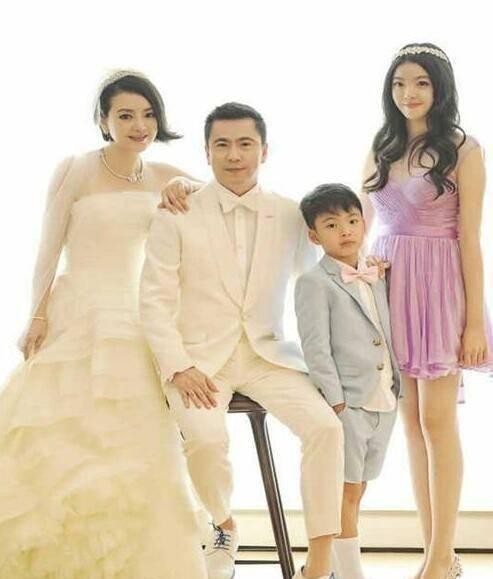 50岁王中磊近况曝光，曾与多位女星传绯闻