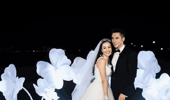 钟丽缇心真大，女儿穿低胸背心与后爸录节目，网友：穿得像24岁