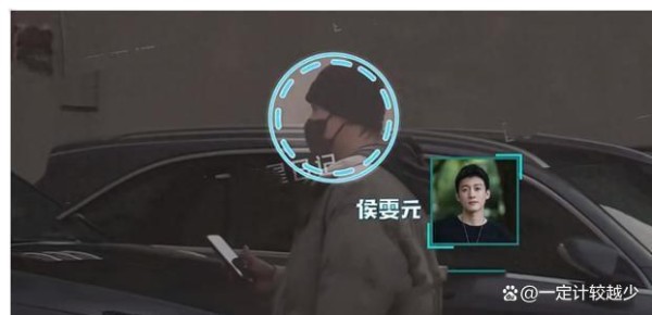 侯雯元和钟楚曦外出办事，惊喜相约，穿情侣装超有爱
