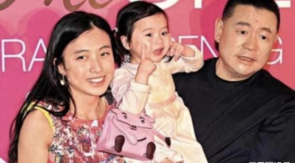 与多数香港女星有关系的刘銮雄，66岁3亿换肾后守身如玉，再爆新情况
