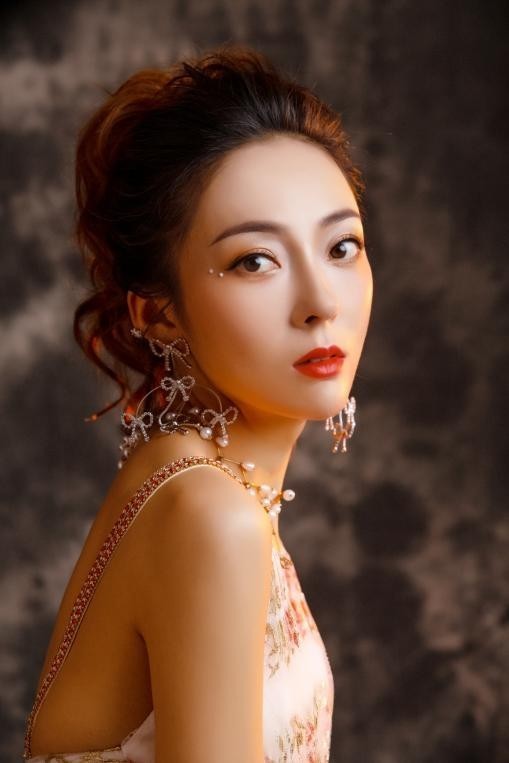刘九儿出席《超级网红》栏目启动仪式暨明星网红之夜