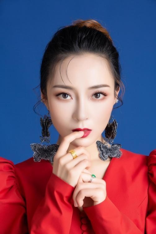 刘九儿出席《超级网红》栏目启动仪式暨明星网红之夜