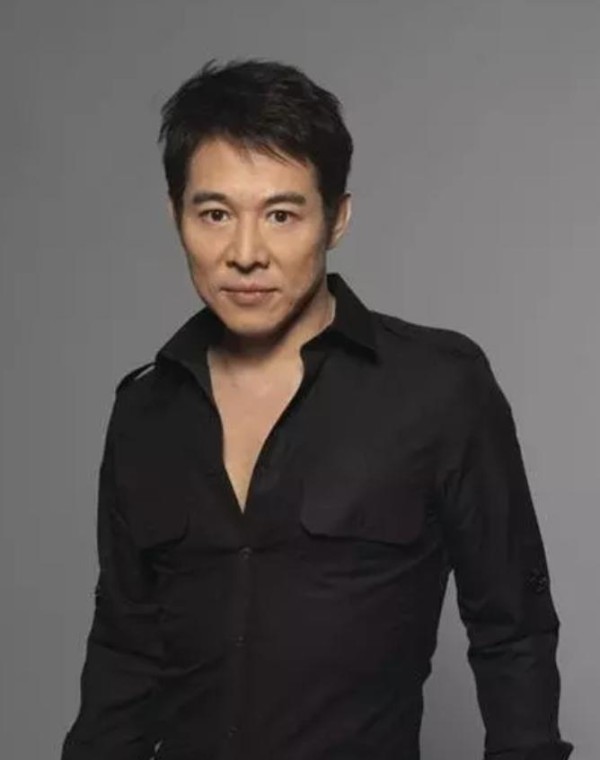 香港电影演员字幕名字排在刘德华前面的六位男演员，个个都是巨星