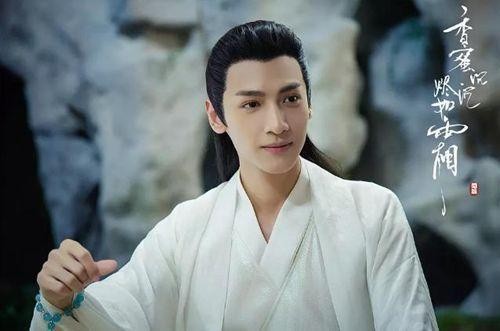 因出演配角而火的4位明星，躲过了傅恒少爷和润玉，却没躲过他？