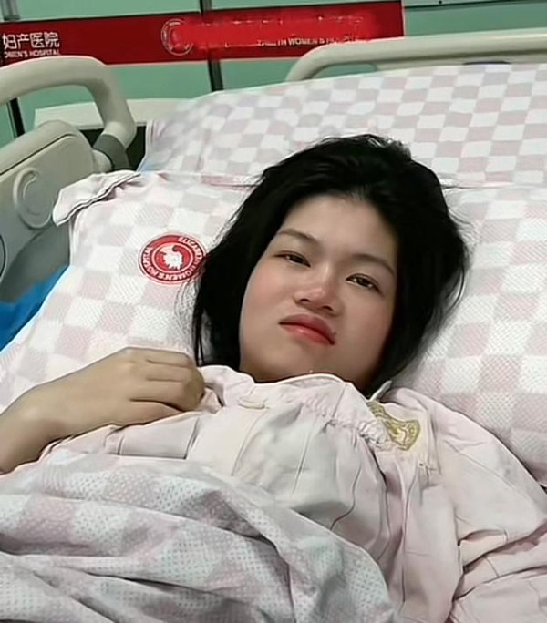 恭喜！千万粉丝网红陈三废官宣生女，凑成两个好字，老公笑开了花