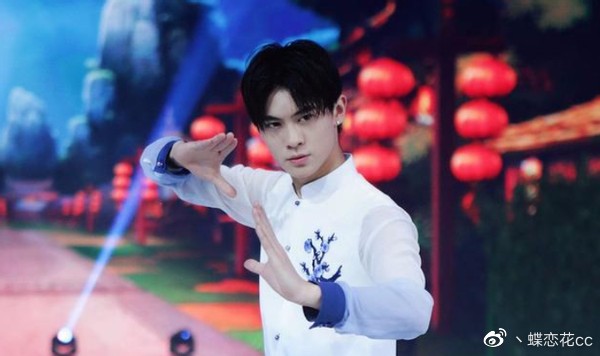 《青你3》自带“光环”的男人梁森，比光头还闪亮的是他的背景