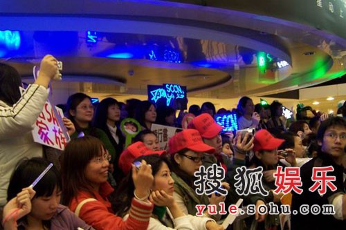 183CLUB歌友会爆棚 明道与绍伟公开暧昧关系