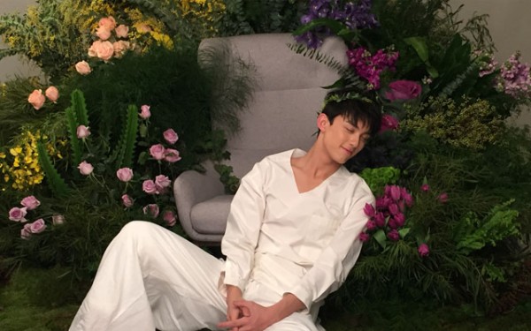 盘点娱乐圈零do脸男明星（娱乐圈精致五官男明星）