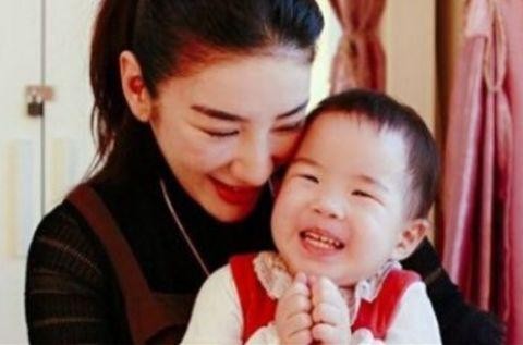 不承认整容，生下孩子却惨遭“打脸”的4位明星，黄奕上榜
