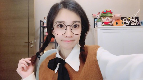 冯提莫素颜照片吓死人图(冯提莫 素颜)