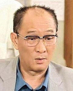 关菁
