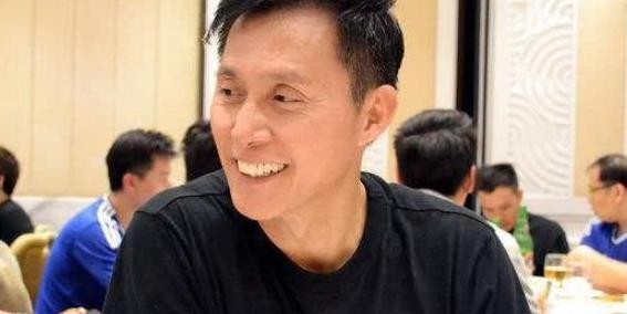他俩是同名同姓的老戏骨，一个在香港，一个在内地，大家都见过