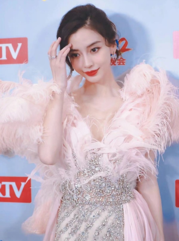 黄晓明angelababy官宣离婚 正式结束七年婚姻