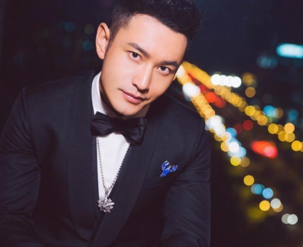 黄晓明：豪宅价值过亿，落地窗前能看到东方明珠，私人健身房很大