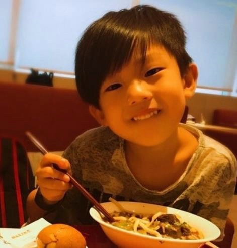 爸爸去哪儿五刘畊宏带的小泡芙其实是二女儿，刘畊宏的女儿为什么叫做小泡芙真名是什么?