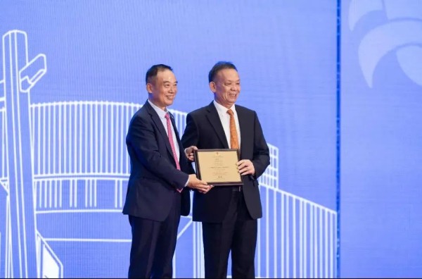 李贤义向香港中文大学（深圳）捐款5000万元