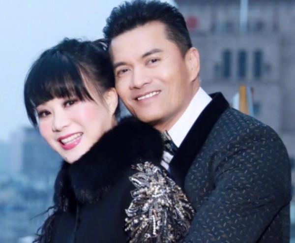 吕良伟三婚迎娶贵州富婆杨小娟，47岁生一子，现如今他近况如何