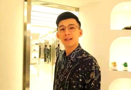 收入破千万的网红精英：他们的成功之路与独特魅力