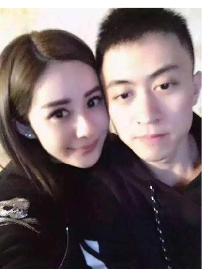 秦奋4500万分手费是给谁的，他和美娜在一起多久了？