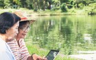 退休后，他们重新开始上班：“工资不高，图个开心”