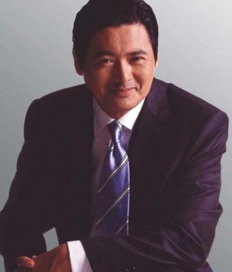 开心鬼黄百鸣：捧红周润发甄子丹，身价超百亿，妻子患癌不离不弃