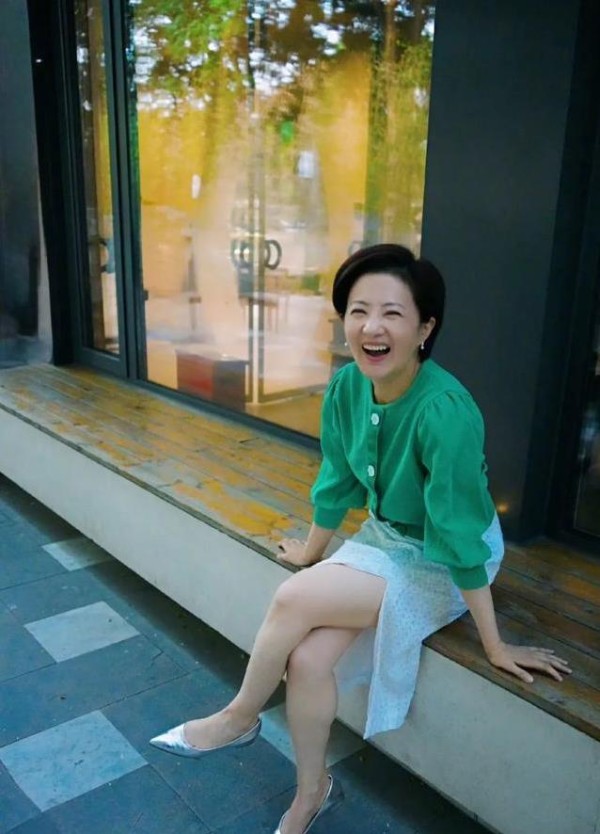童星光环褪去，44岁金铭单身未婚，她却活出人生新高度