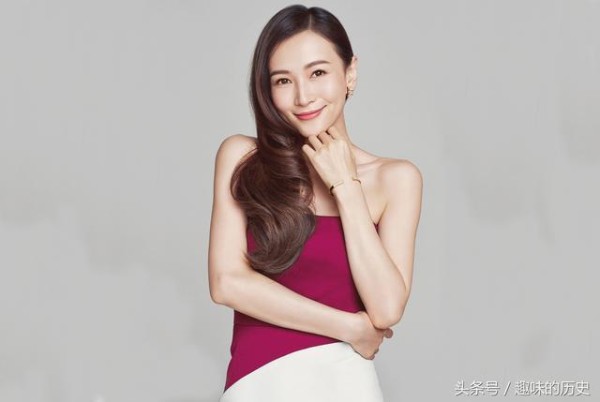 女模自称诸葛亮的后人，并拿出族谱，遭专家反驳！