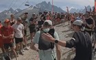 披国旗冲线却因作弊被取消成绩，这是为国争光还是抹黑？
