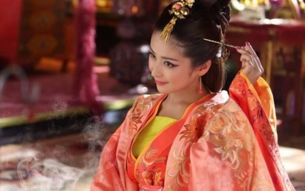 盘点娱乐圈里饰演过妲己的女星，她更是因为饰演妲己而一夜爆红