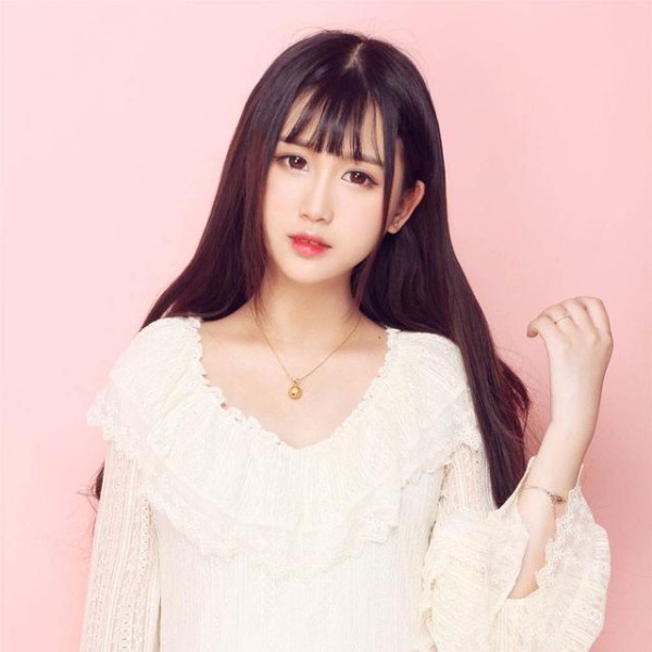杨清柠的人生输在了人品上，如今被骂哭无数次