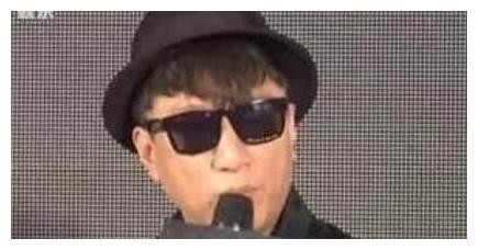 她自爆自己的戏全是换来的，一共与多名导演发生过关系