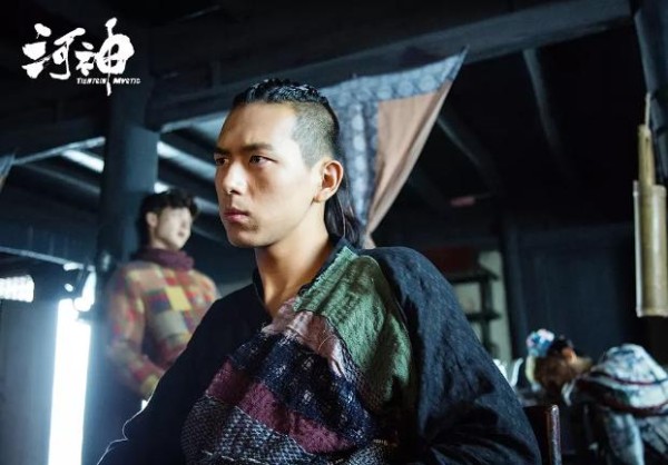 胡一天、李现两年前同剧给郑爽配戏，新剧播出后，他们已平起平坐