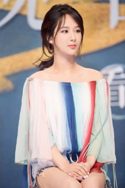 郑爽和杨紫除了是校友，两个人竟然是这样的关系