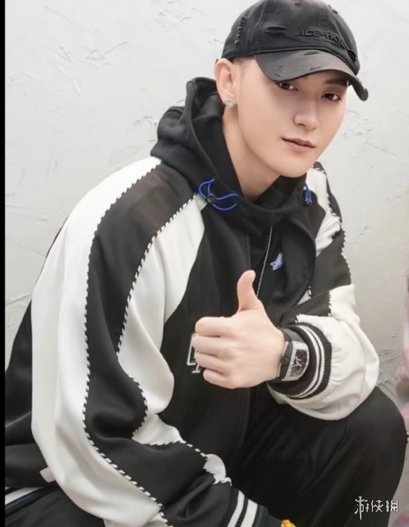 _黄子韬晒结婚证:目标已达成!网友戏称幼师资格证下来了_黄子韬晒结婚证:目标已达成!网友戏称幼师资格证下来了