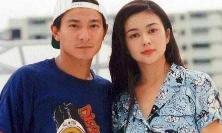 刘德华和关之琳这对“荧幕情侣”同框，尽显暧昧！