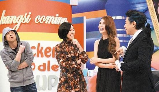 昆凌透露第一次牵手细节曝周董昵称为“周周”