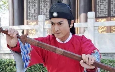 娱乐圈大龄男艺人，他因吃软饭出轨遭分手，古天乐48岁还等她？