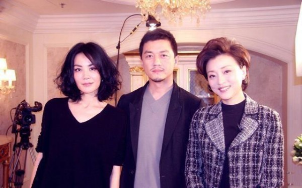 李亚鹏朋友圈真是神奇，跟李晨一起打篮球，和窦唯前前妻又是好友