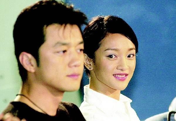 李亚鹏朋友圈真是神奇，跟李晨一起打篮球，和窦唯前前妻又是好友