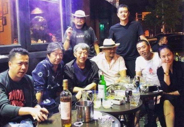李亚鹏朋友圈真是神奇，跟李晨一起打篮球，和窦唯前前妻又是好友