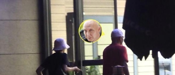 “反派专业户”杜玉明被拍与美女同回酒店