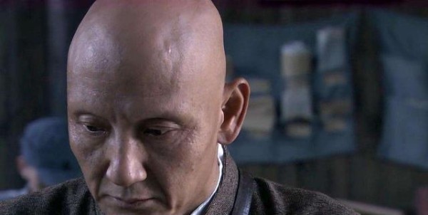“反派专业户”杜玉明被拍与美女同回酒店