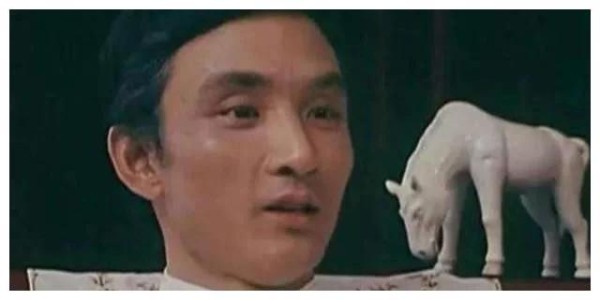 老戏骨沦落街头卖烤串？满脸皱纹依然心狠手辣，就问你敢吃么？