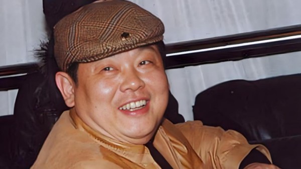 2005 年傅彪患癌去世，当年承诺替他养儿子的葛优，如今做到了吗？