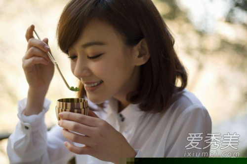 卓伟爆料娱乐圈最干净的十大女明星 第一让人心服口服！