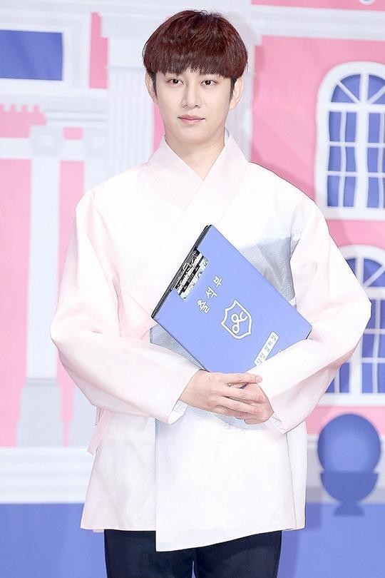 羡慕嫉妒恨啊！从金泰妍到全昭弥，全都是他的好朋友