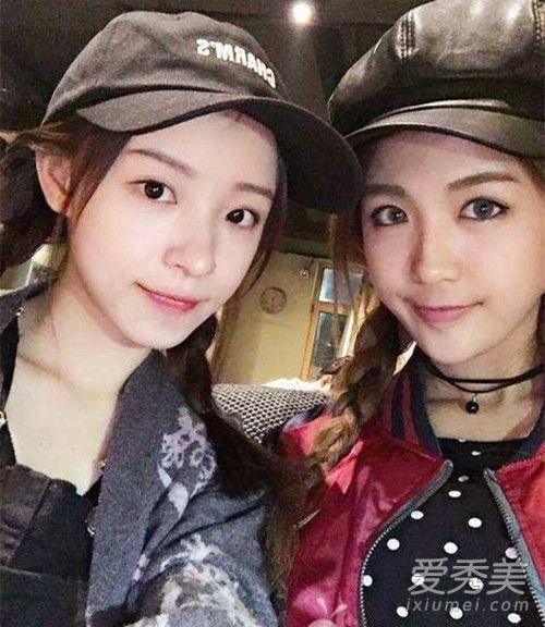 周二珂和胡冰卿是同一个人吗 周二珂在哪里直播微博私照流出