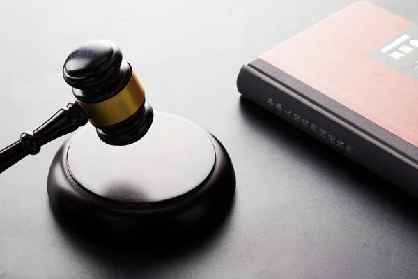 刑事诉讼的明星:公众人物与法律制度的互动图1