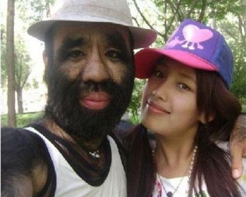 外星人陈山近照曝光, 女友都很漂亮, 网友: 没有丑男!